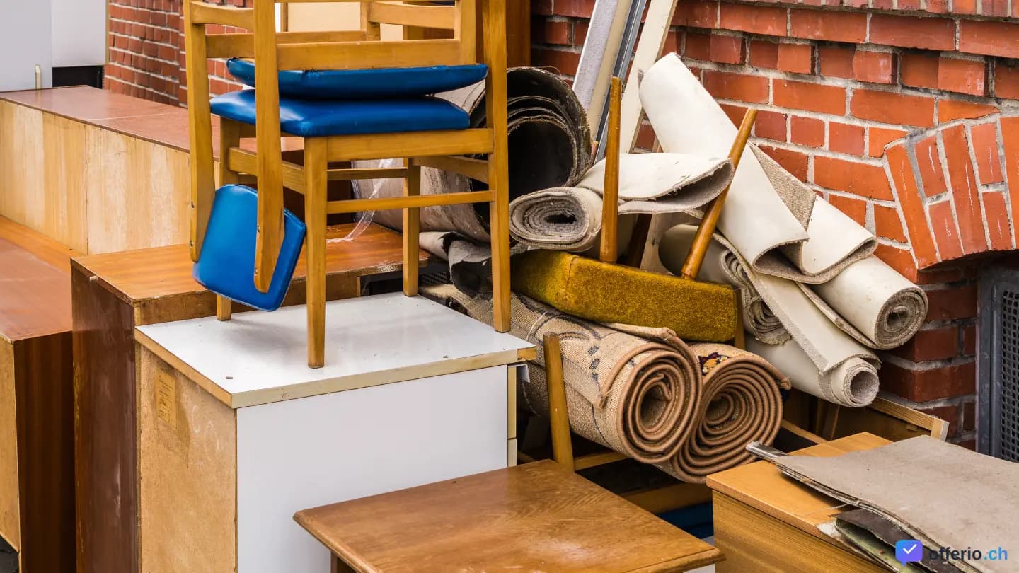 Entreprise de débarras vidant un appartement en Suisse